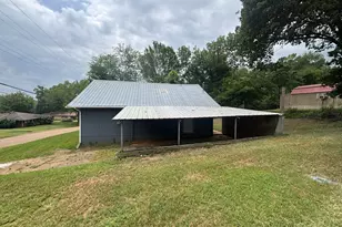 307 Russell, Hughes Springs, TX 75656 - Photo 5