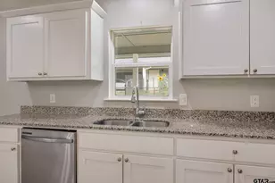 427 Garrett Cir, Winona, TX 75792 - Photo 11