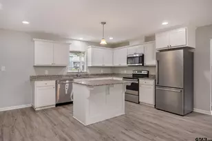427 Garrett Cir, Winona, TX 75792 - Photo 9