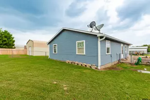 404 Holiday Village Dr, Quitman, TX 75783 - Photo 19