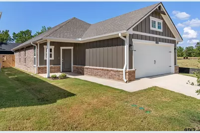 611 Park Central, Chandler, TX 75758 - Photo 1