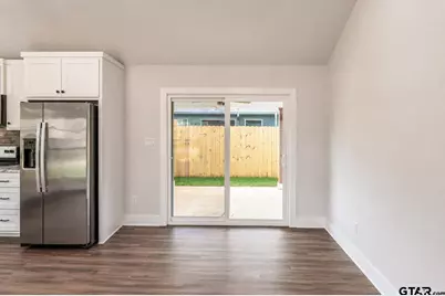 421 S Bonner St, Jacksonville, TX 75766 - Photo 11