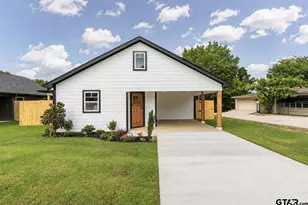421 S Bonner St, Jacksonville, TX 75766 - Photo 1