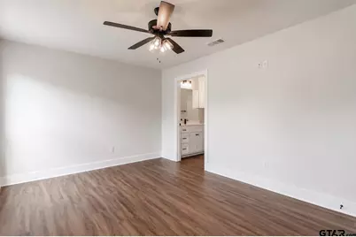 421 S Bonner St, Jacksonville, TX 75766 - Photo 17