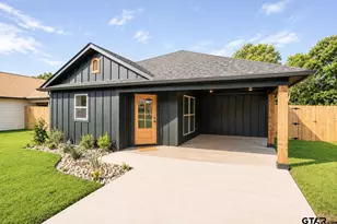 423 S Bonner St, Jacksonville, TX 75766 - Photo 1