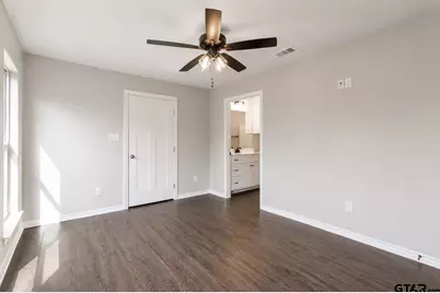 423 S Bonner St, Jacksonville, TX 75766 - Photo 13