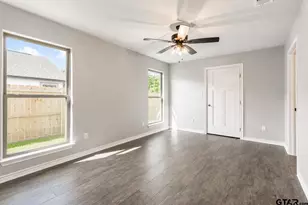 423 S Bonner St, Jacksonville, TX 75766 - Photo 11