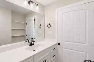425 S Bonner St, Jacksonville, TX 75766 - Photo 13