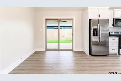 425 S Bonner St, Jacksonville, TX 75766 - Photo 9