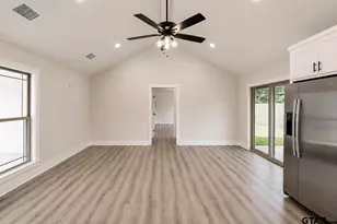425 S Bonner St, Jacksonville, TX 75766 - Photo 5