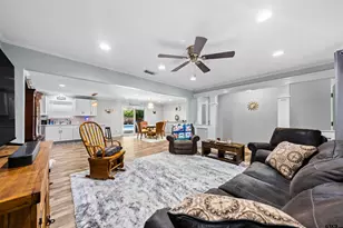 101 Juniper Dr, Palestine, TX 75803 - Photo 9
