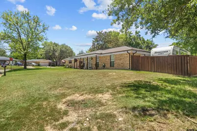 101 Juniper Dr, Palestine, TX 75803 - Photo 3