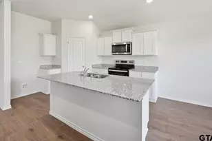 1944 Freeman St, Tyler, TX 75704 - Photo 9