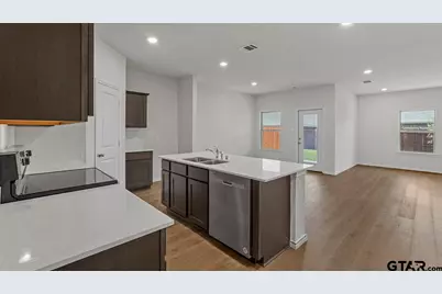 1933 Freeman Street, Tyler, TX 75704 - Photo 7