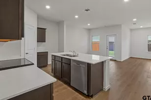 1933 Freeman St, Tyler, TX 75704 - Photo 7