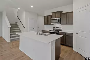1933 Freeman St, Tyler, TX 75704 - Photo 3