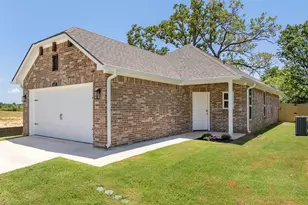 612 Park Central, Chandler, TX 75758 - Photo 1