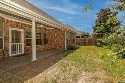 1911 Hollyglen, Tyler, TX 75703 - Photo 9