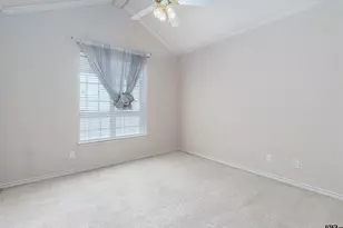 1911 Hollyglen, Tyler, TX 75703 - Photo 5