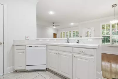 1801 Hollylake Cir, Tyler, TX 75703 - Photo 9