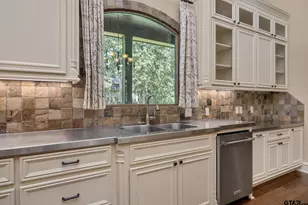 3060 Stonegate Blvd, Tyler, TX 75703 - Photo 13