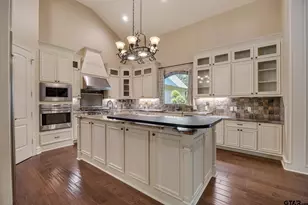 3060 Stonegate Blvd, Tyler, TX 75703 - Photo 11