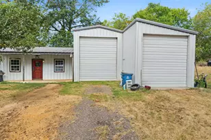 1107 Sanders St, Gladewater, TX 75647 - Photo 1
