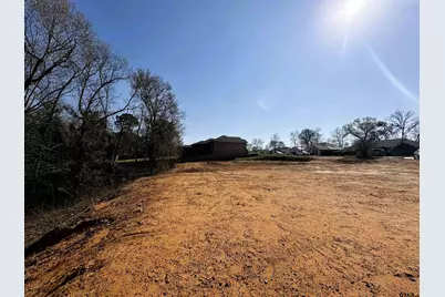 110 Elmwood Court, Palestine, TX 75801 - Photo 13