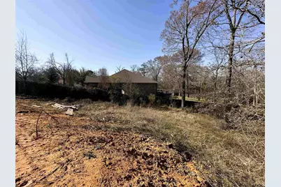 110 Elmwood Court, Palestine, TX 75801 - Photo 15