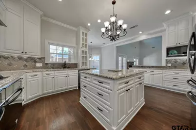 1881 Valley View Lane, Tyler, TX 75703 - Photo 19