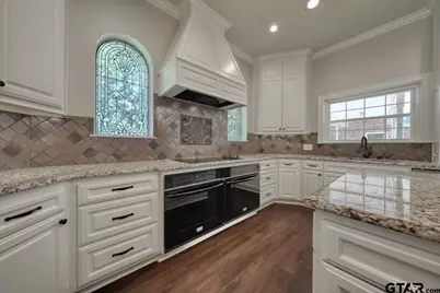 1881 Valley View Lane, Tyler, TX 75703 - Photo 17