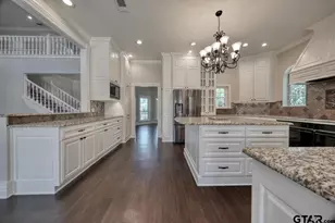 1881 Valley View Ln, Tyler, TX 75703 - Photo 13