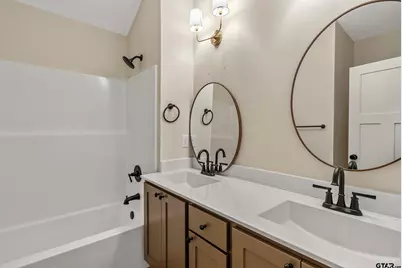16637 Crossing Circle, Lindale, TX 75771 - Photo 19
