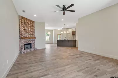 16637 Crossing Circle, Lindale, TX 75771 - Photo 9