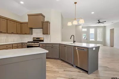 16637 Crossing Circle, Lindale, TX 75771 - Photo 3