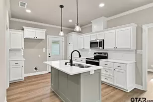 1214 N Third St, Longview, TX 75601 - Photo 11