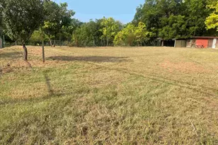 512 S Johnson, Mineola, TX 75773 - Photo 1