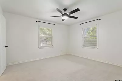 709 N Georgia St, Lindale, TX 75771 - Photo 17