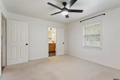 709 N Georgia St, Lindale, TX 75771 - Photo 25