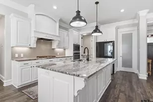 2513 Barton Creek Cir, Tyler, TX 75703 - Photo 7