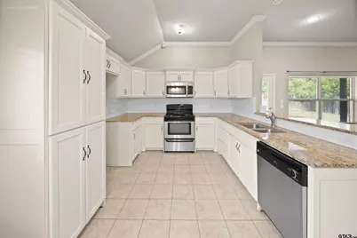 445 Ambrose, Tyler, TX 75704 - Photo 5