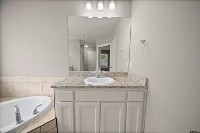 445 Ambrose, Tyler, TX 75704 - Photo 13