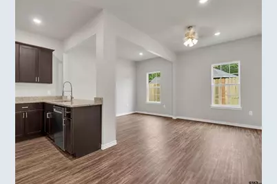 163/165 Village North Cir, Gladewater, TX 75647 - Photo 5
