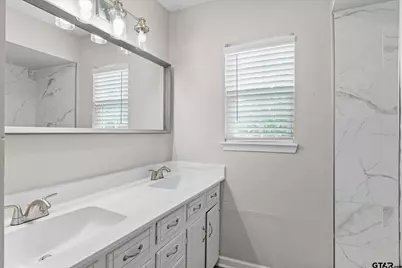 504 E Pennsylvania, Van, TX 75790 - Photo 7