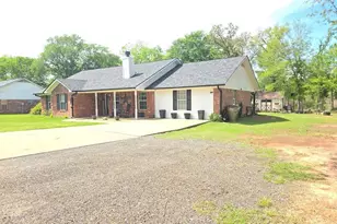 206 Jones, Elkhart, TX 75839 - Photo 3