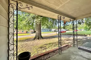 1002 Jones St, Henderson, TX 75654 - Photo 7