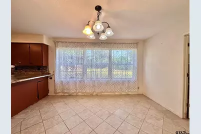 1002 Jones St, Henderson, TX 75654 - Photo 15