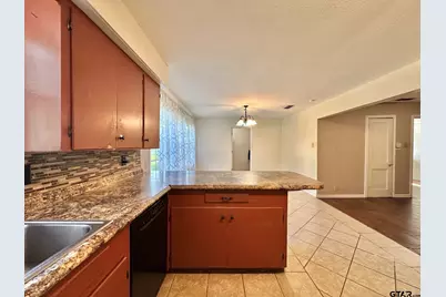 1002 Jones St, Henderson, TX 75654 - Photo 13