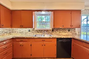 1002 Jones St, Henderson, TX 75654 - Photo 11