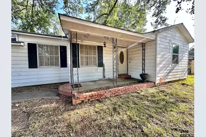 1002 Jones St, Henderson, TX 75654 - Photo 1